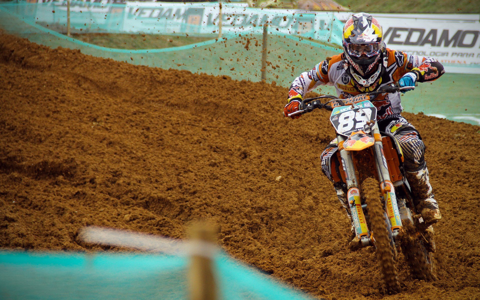 特色青训营地“高端+普及”双轨推进，行业发展不断扩展新空间，十大青训营